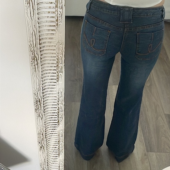 NEVADA Flare Jeans - Picture 2 of 6